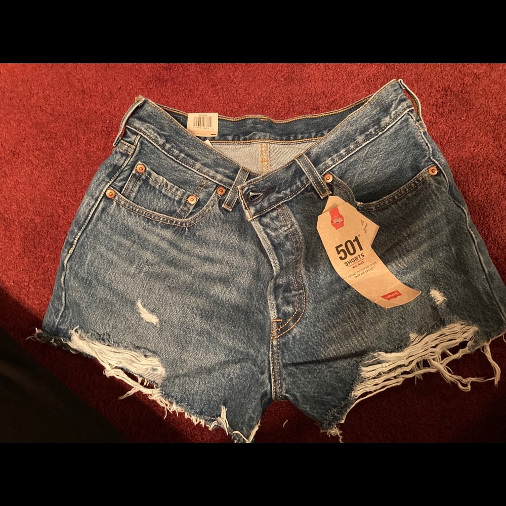 Levi’s Women’s Mid Rise Shorts